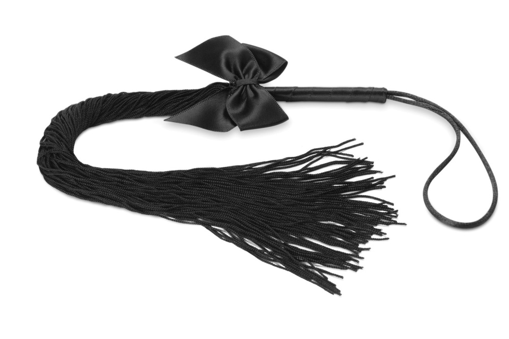 Батіг Bijoux Indiscrets - Lilly - Fringe whip прикрашена шнуром і бантиком, в подарунковій упаковці фото