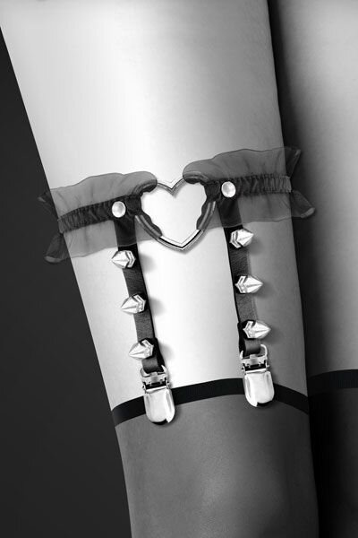 Гартер на ногу Bijoux Pour Toi - WITH HEART AND SPIKES Black, сексуальная подвязка с сердечком фото