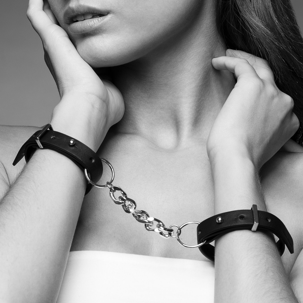 Наручники из экокожи Bijoux Indiscrets Maze – Thin Handcuffs Black фото