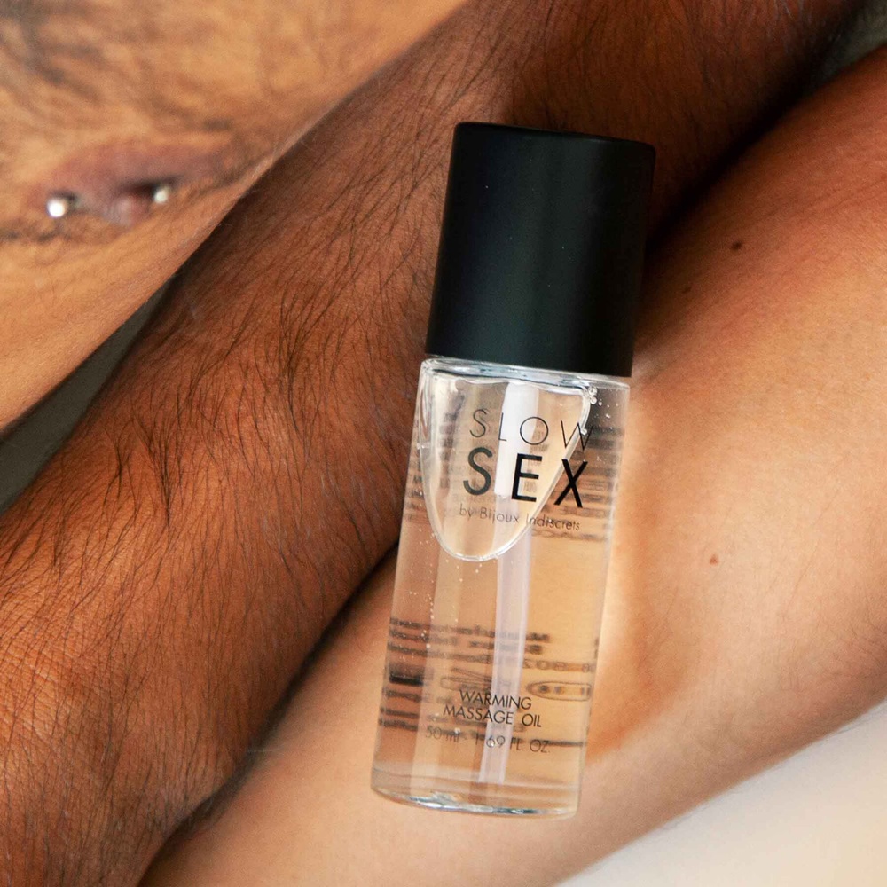 Разогревающее съедобное массажное масло Bijoux Indiscrets Slow Sex Warming massage oil фото