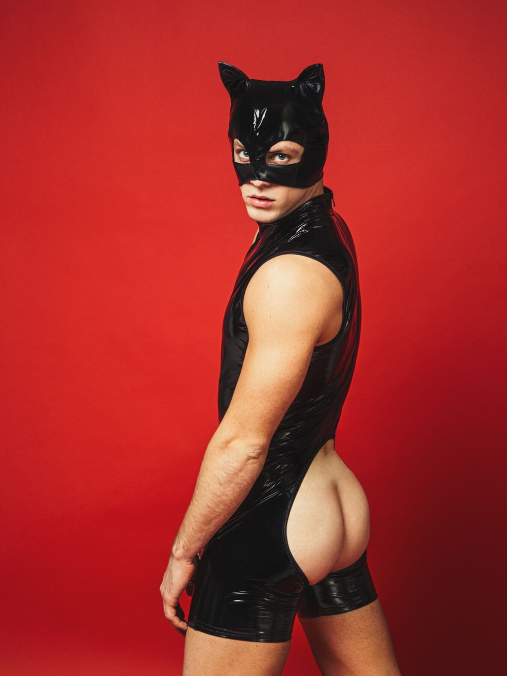 Лакована чорна маска «Кіт» D&A фото
